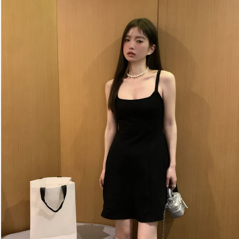 Luna Shop ชุดเดรสสายเดี่ยวสีดำเฮปเบิร์นชุดเดรสสีดำเรียบหรู รูปที่ 6