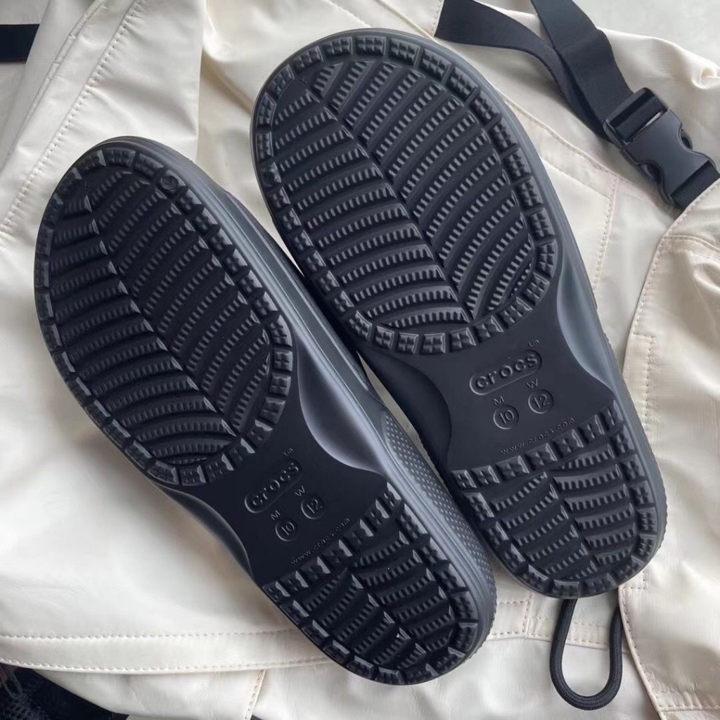 「จัดส่งในกรุงเทพฯ」 Crocs META PEARL slider บรรยากาศสีดําสีขาวผู้ชายรองเท้า Unisex Casual Lazy รองเท้าแตะรองเท้าแตะกลางแจ้ง