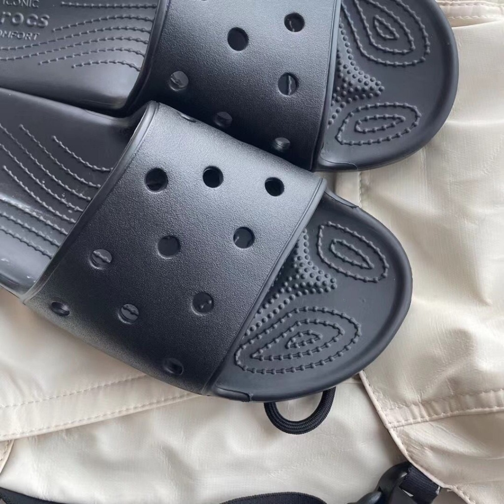 「จัดส่งในกรุงเทพฯ」 Crocs META PEARL slider บรรยากาศสีดําสีขาวผู้ชายรองเท้า Unisex Casual Lazy รองเท้าแตะรองเท้าแตะกลางแจ้ง