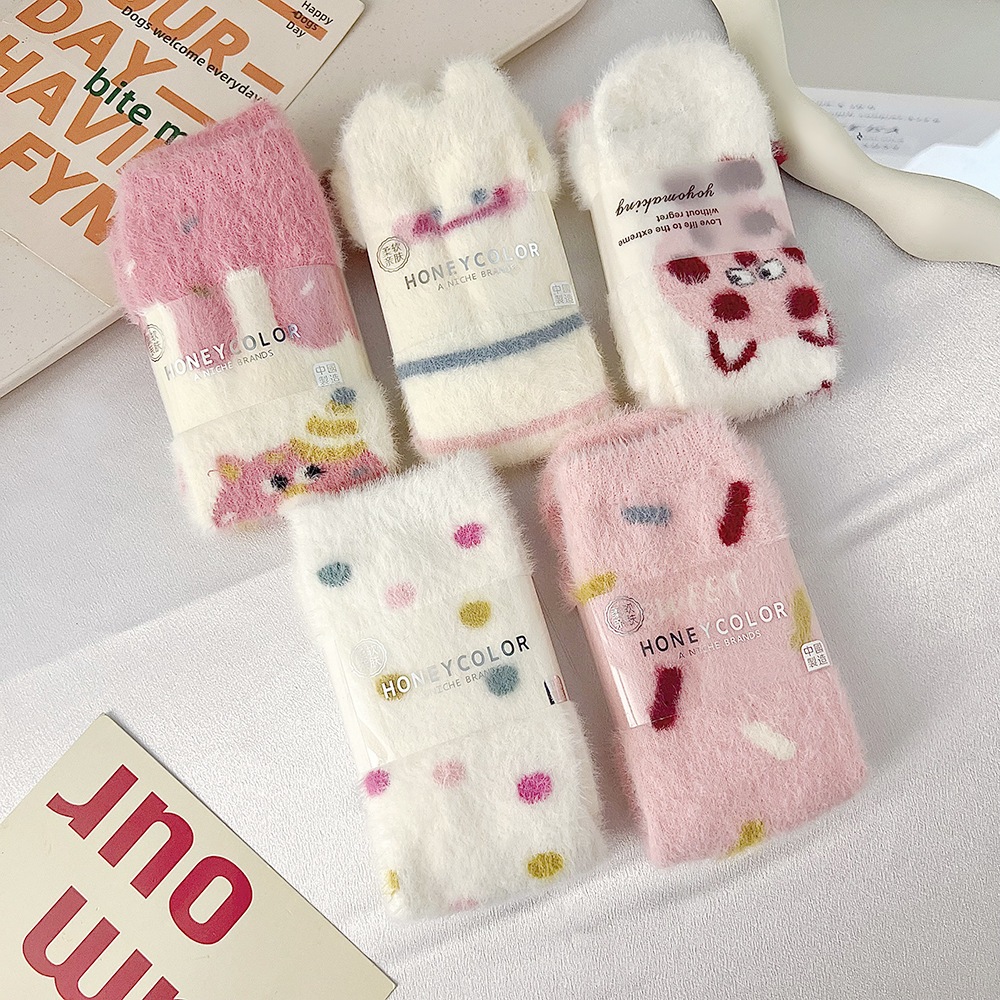 D95 Mink ขนแกะถุงเท้าผู้หญิงถุงเท้ากลางหลอด Plush ฤดูใบไม้ร่วงฤดูหนาว Warm Coral ขนแกะถุงเท้าหนาน่ารัก Home Sleeping
