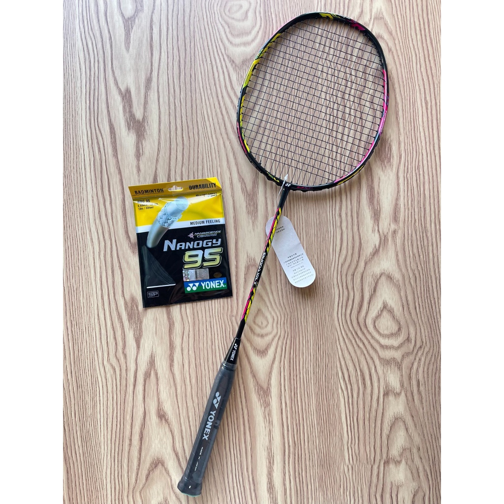 【จัดส่งในวันเดียวกัน】YONEX ไม้แบดมินตัน DUORA 10 LT ไม้แบดมินตันพิเศษสำหรับเกม Dechapol 4UG5 พร้อมสต