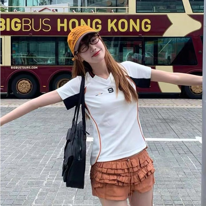 Zhu Xia เสื้อยืดผู้หญิง American retro jersey สีตัดกัน V คอ slim fit เสื้อยืดแขนสั้น