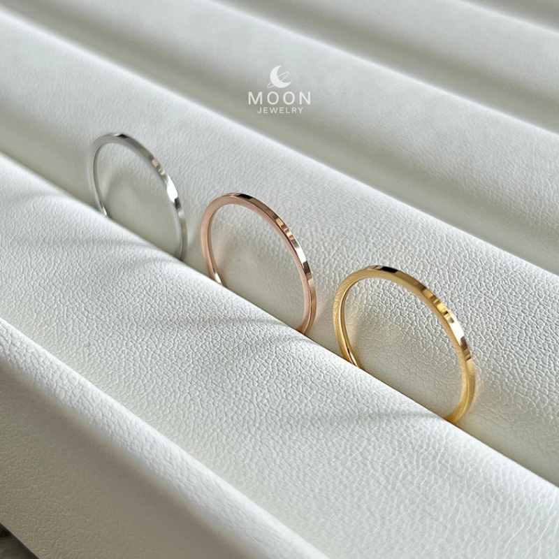 *แหวนกันน้ำ* 1mm แหวนพื้นฐานเงินทอง * แท้ สแตนเลสไทเทเนียม 316L * แหวนคู่ แหวนเกลี้ยง ผู้ชาย ผู้หญิง แหวนแฟชั่น มินิมอล RG999
