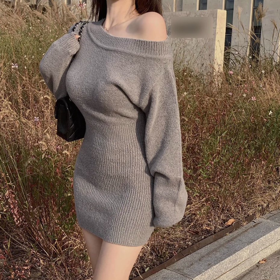 ชุดเดรสตัวในถักแบบเปิดไหล่สำหรับผู้หญิงกระโปรงใส่ด้านในแบบใหม่สำหรับฤดูใบไม้ร่วงเสื้อสเวตเตอร์กระโปรงสั้น