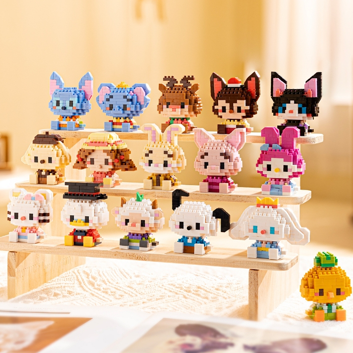 ตุ๊กตาการ์ตูนจิ๋วน่ารักหลากหลาย ของขวัญของเล่นบล็อกตัวต่อ