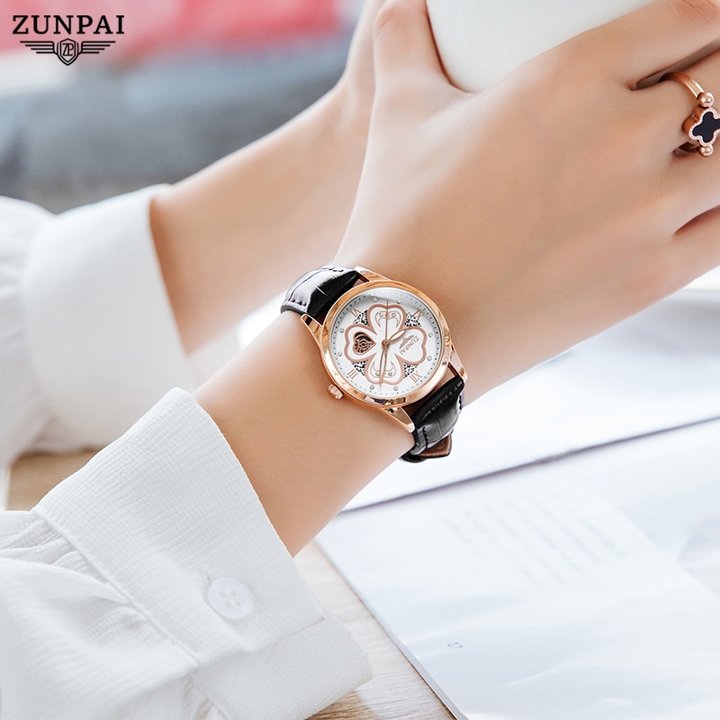 Zunpai นาฬิกาสําหรับผู้หญิงเดิมสายหนังกันน้ําแนวโน้มแฟชั่น Elegant Girls นาฬิกาผู้หญิงควอตซ์ Analog สุภาพสตรีนาฬิกาข้อมือยี่ห้อแท้ [ฟรีพร้อมกล่อง]