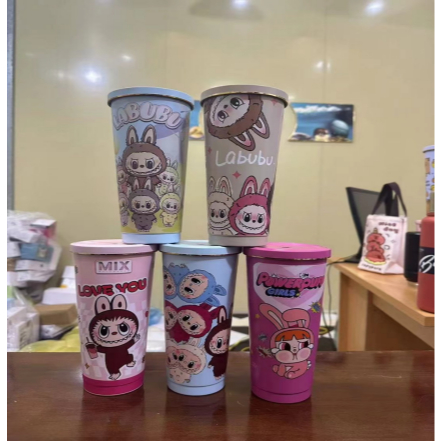 Labubu ถ้วยฟาง 750 มล. พร้อมฝาปิดและหลอด ของขวัญท่องเที่ยวกาแฟสแตนเลส น้ําขวดลายการ์ตูนความจุขนาดใหญ่