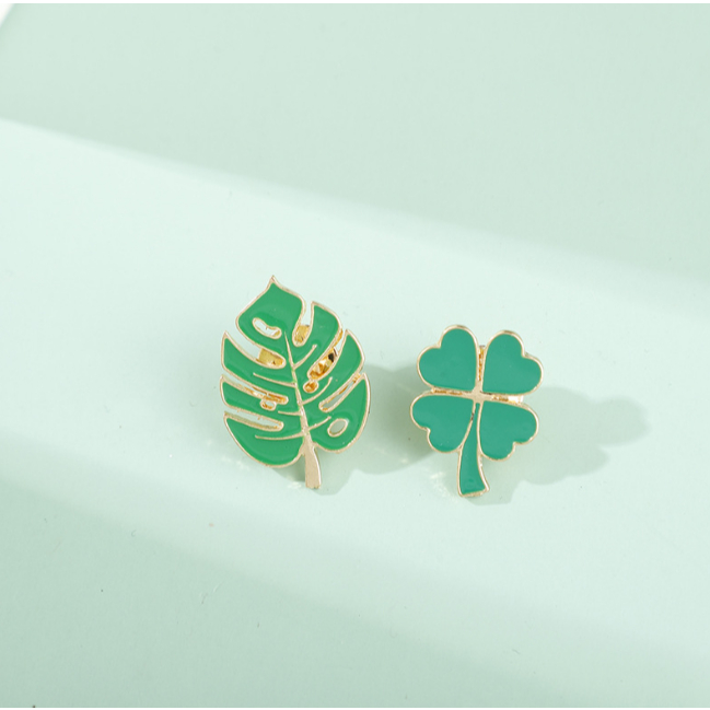 เข็มกลัดลายการ์ตูน น่ารัก All-Match Unique Badge ญี่ปุ่น Lucky Four-Leaf Clover Green Badge
