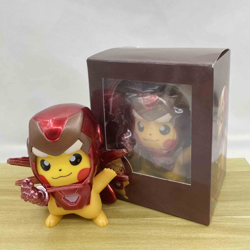 10 ซม.อะนิเมะ Pokemon Pikachu คอสเพลย์ Marvel Avengers Iron Man รุ่น Q PVC ตัวเลขการกระทําเดสก์ท็อปตกแต่งตุ๊กตาของเล่น
