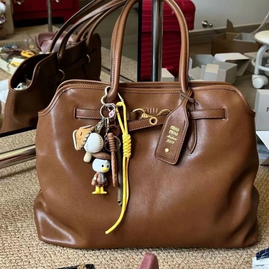 Creative miu Style Cute Keychain Cartoon Bell Leather Rope Series Car Key Chain Ring Couple Backpack Pendant