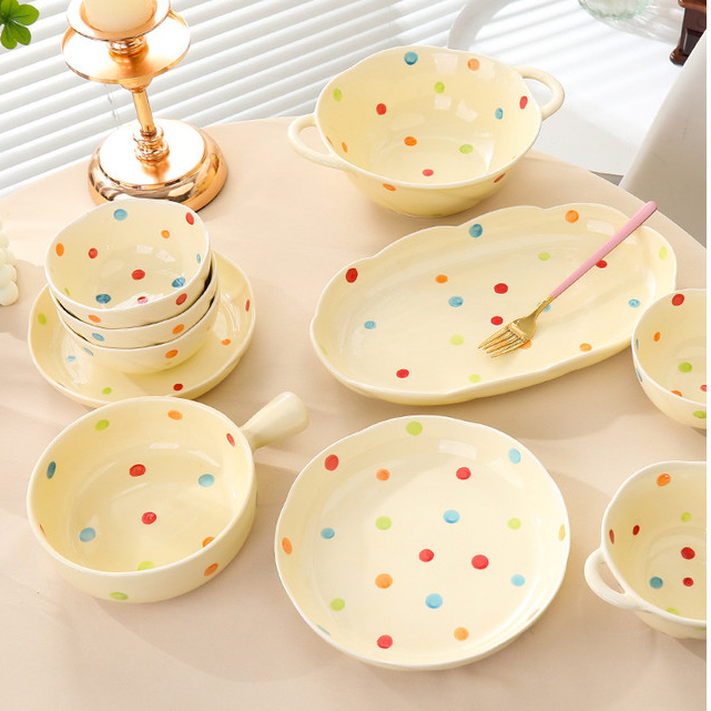 🍋 จุดสีครีมชุดอาหารเย็นเซรามิก: ชามข้าว+ จานสลัด+ ชามซุปพร้อมหู+ จานปลา+ ช้อน