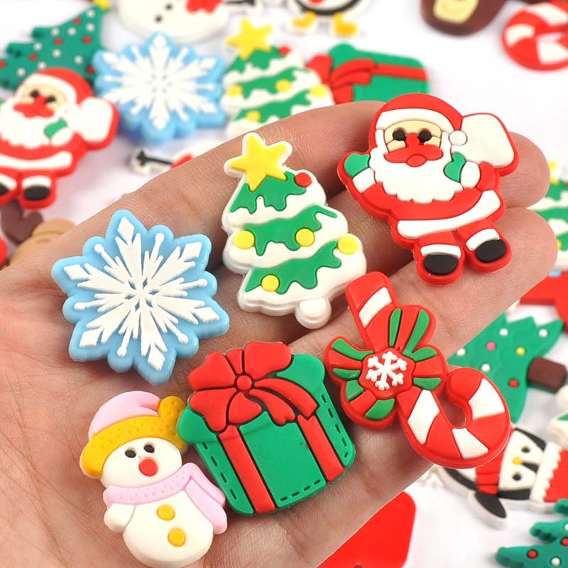 20pcs 3-4 ซม.Santa Claus/Penguin/ถุงเท้าเรซิ่นEmbellishments Flatbackคริสต์มาสตกแต่งงานฝีมือทําด้วยมือDIY Party Oranment XmasของขวัญCP4122