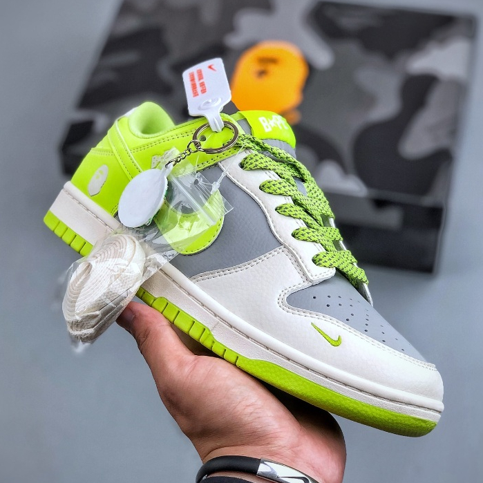 รองเท้าบอร์ดกีฬาสันทนาการ SB Dunk Low x BAPE BB8969 005