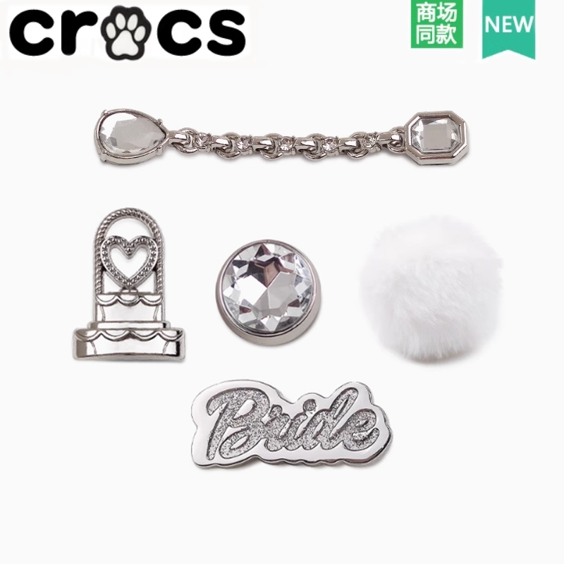 Crocs Crocs Zhibixing รองเท้ารูของแท้ดอกไม้ตกแต่ง High-End Classic Silver 5 ชิ้นชุด Wang Junkai สไตล์เดียวกัน