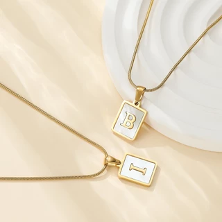 St.kunkka 18Kสร้อยคอจดหมายสร้อยคอสแตนเลสผู้หญิงสีทอง พร้อมจี้ตัวอักษร A-Z สำหรับให้เป็นของขวัญ