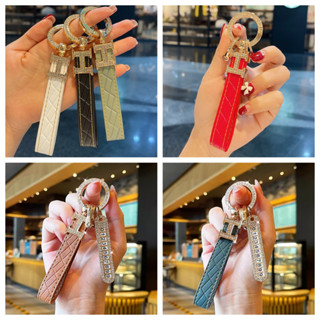 พวงกุญแจรถ Bling อุปกรณ์เสริมในรถยนต์ Rhinestones คริสตัลพร้…