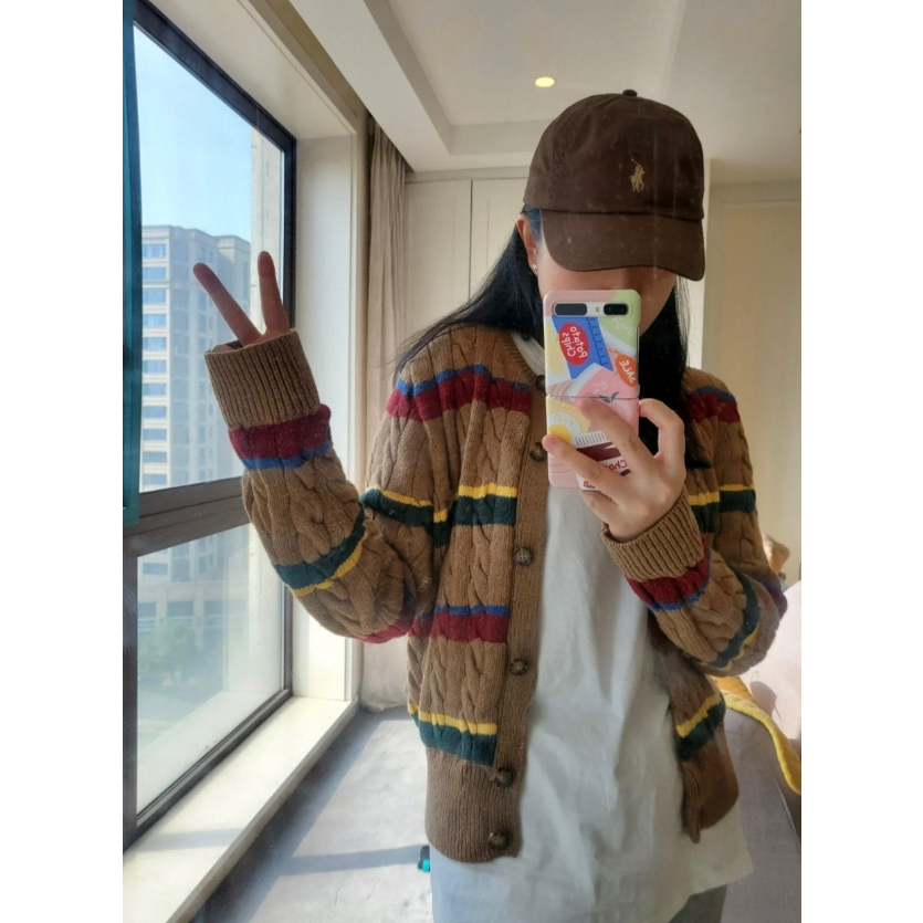 ❤️สต็อกพร้อม❤️- Street Wear เสื้อผ้าผู้หญิงแฟชั่นสไตล์ใหม่ Skittles War Horse Twist Retro Cardigan