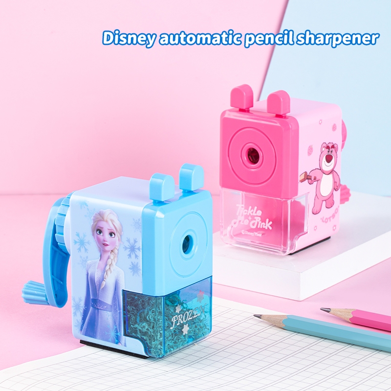 Disney กบเหลาดินสอ ลายดิสนีย์ ไอรอนแมน/เครื่องเหลาดินสอ ลายการ์ตูน แบบมือหมุน ใช้ง่าย พกพาสะดวก เครื่องเขียนการ์ตูนนักเรียน กบเหลาด