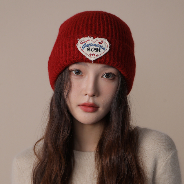 Letter Love Patch หมวกขนสัตว์ผู้หญิงฤดูใบไม้ร่วงฤดูหนาว All-Match สไตล์ใหม่ Face-ดูขนาดเล็กหมวกถักอบอุ่นป้องกันหูหมวกเย็น