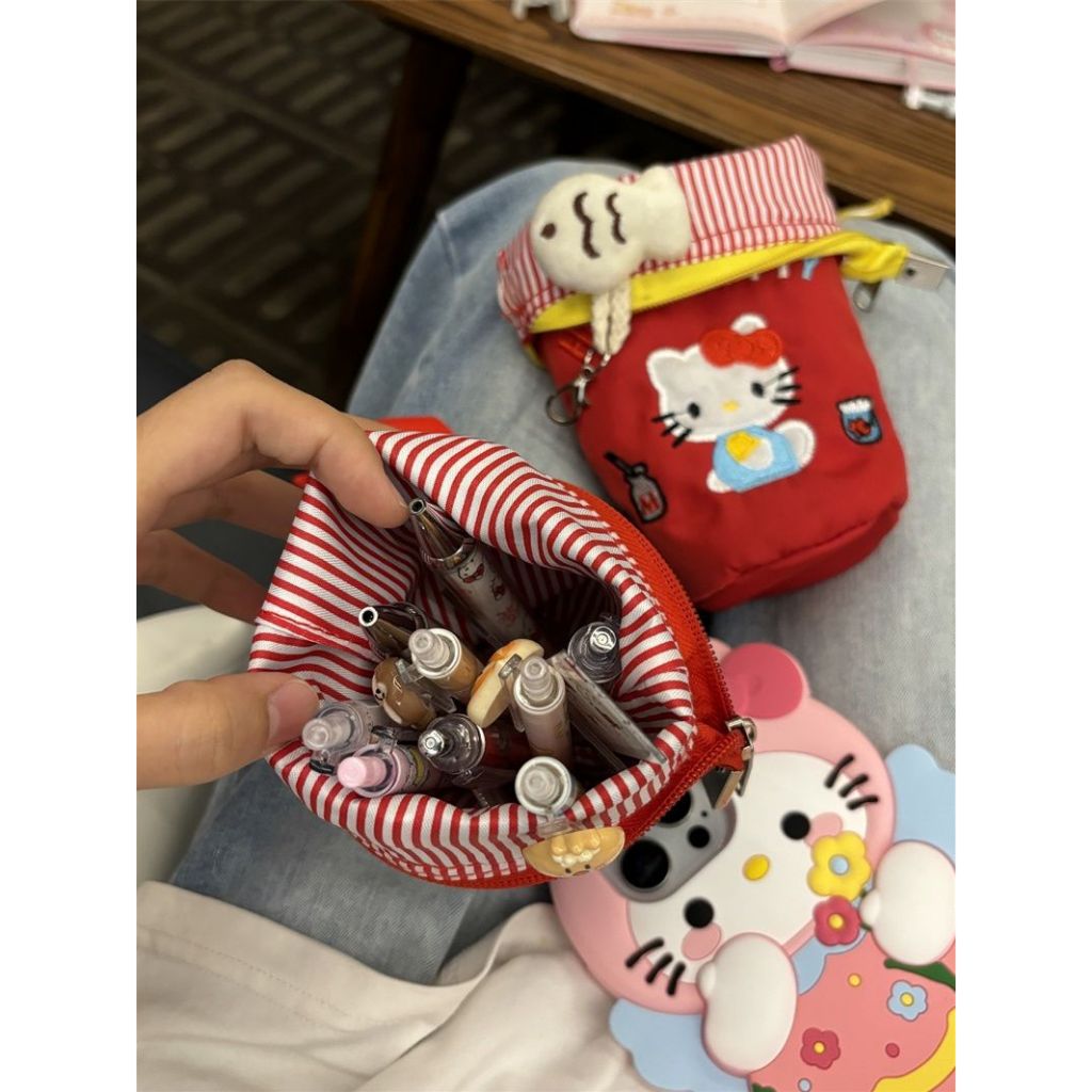 ลายคิตตี้น่ารัก กระเป๋าปากกาเย็บปักถักร้อย ลายการ์ตูน แฟชั่นผ้าใบผู้หญิง กระเป๋าแต่งหน้าแบบพกพา