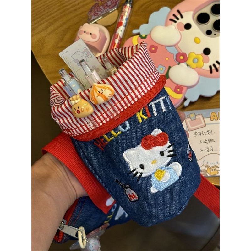 ลายคิตตี้น่ารัก กระเป๋าปากกาเย็บปักถักร้อย ลายการ์ตูน แฟชั่นผ้าใบผู้หญิง กระเป๋าแต่งหน้าแบบพกพา