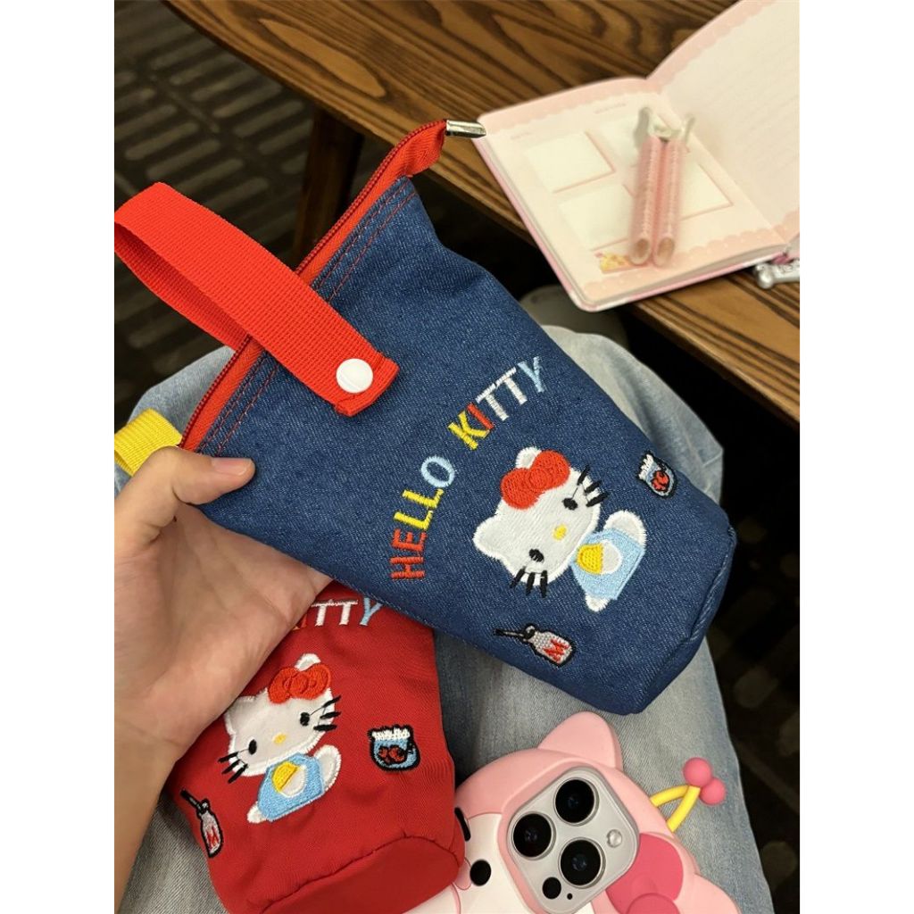 ลายคิตตี้น่ารัก กระเป๋าปากกาเย็บปักถักร้อย ลายการ์ตูน แฟชั่นผ้าใบผู้หญิง กระเป๋าแต่งหน้าแบบพกพา