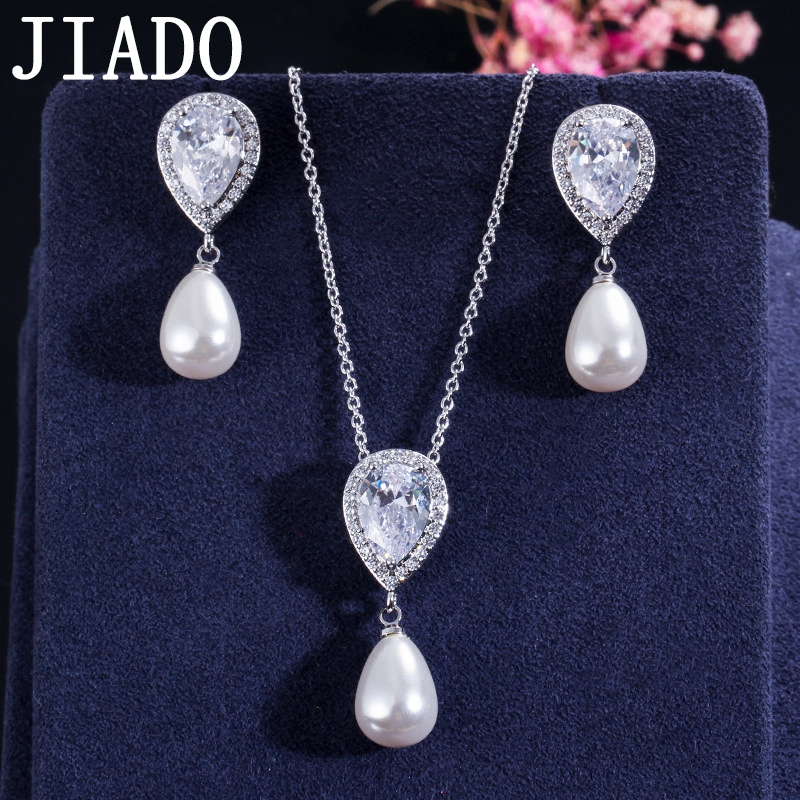 JIADO คลาสสิกสีขาวชุบทองเพทาย Waterdrop Dangle จี้มุกสร้อยคอต่างหูเครื่องประดับผู้หญิงแฟชั่น Y29
