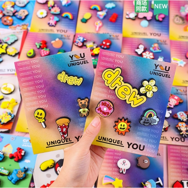 ใหม่ Jibbitz Crocs ชุด, รองเท้าดอกไม้หลุมรองเท้าอุปกรณ์เสริมรองเท้าดอกไม้, การ์ตูนน่ารัก DIY สนุกรองเท้าหัวเข็มขัดอุปกรณ์เสริม Crocs Charms