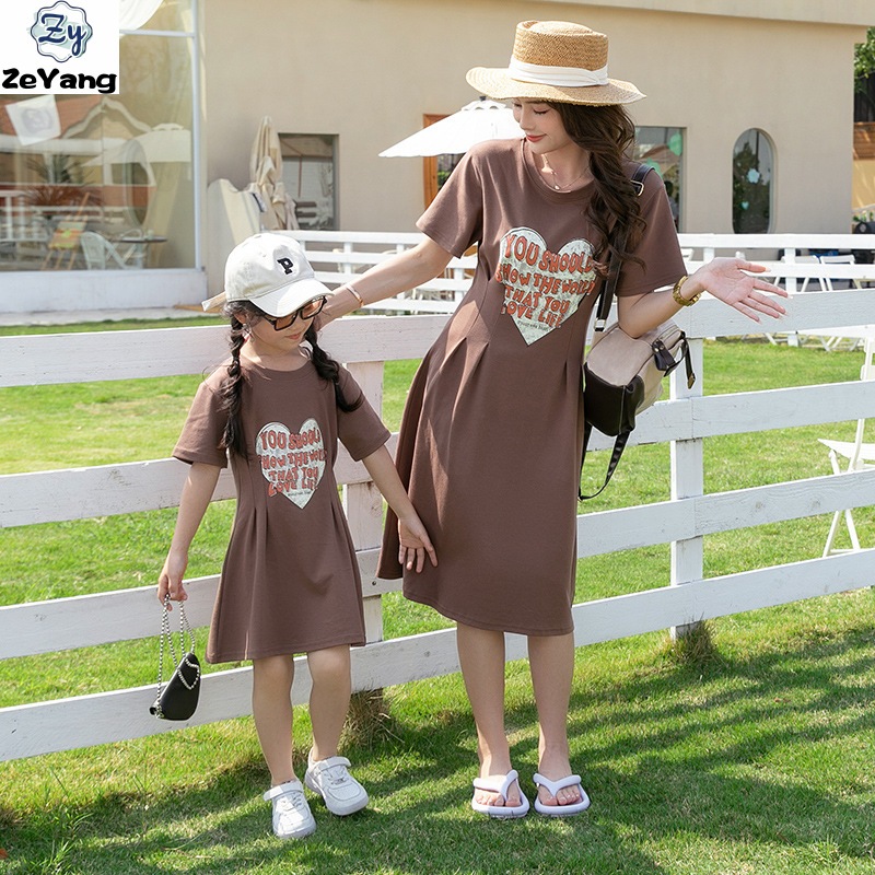 [ซี่] 90-xxl พร้อมสต็อกพ่อแม่และลูกสวมแม่ขอทานสไตล์แคบ-เอวชุดเด็กสบายๆชุดยาวรักกระโปรงตัวอักษรภาษาอังกฤษ
