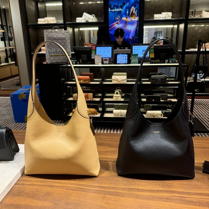 กระเป๋าสะพายข้าง Cowhide สำหรับสุภาพสตรียอดนิยม ขนาดใหญ่ พกพาสะดวก Brooklyn28 CU068