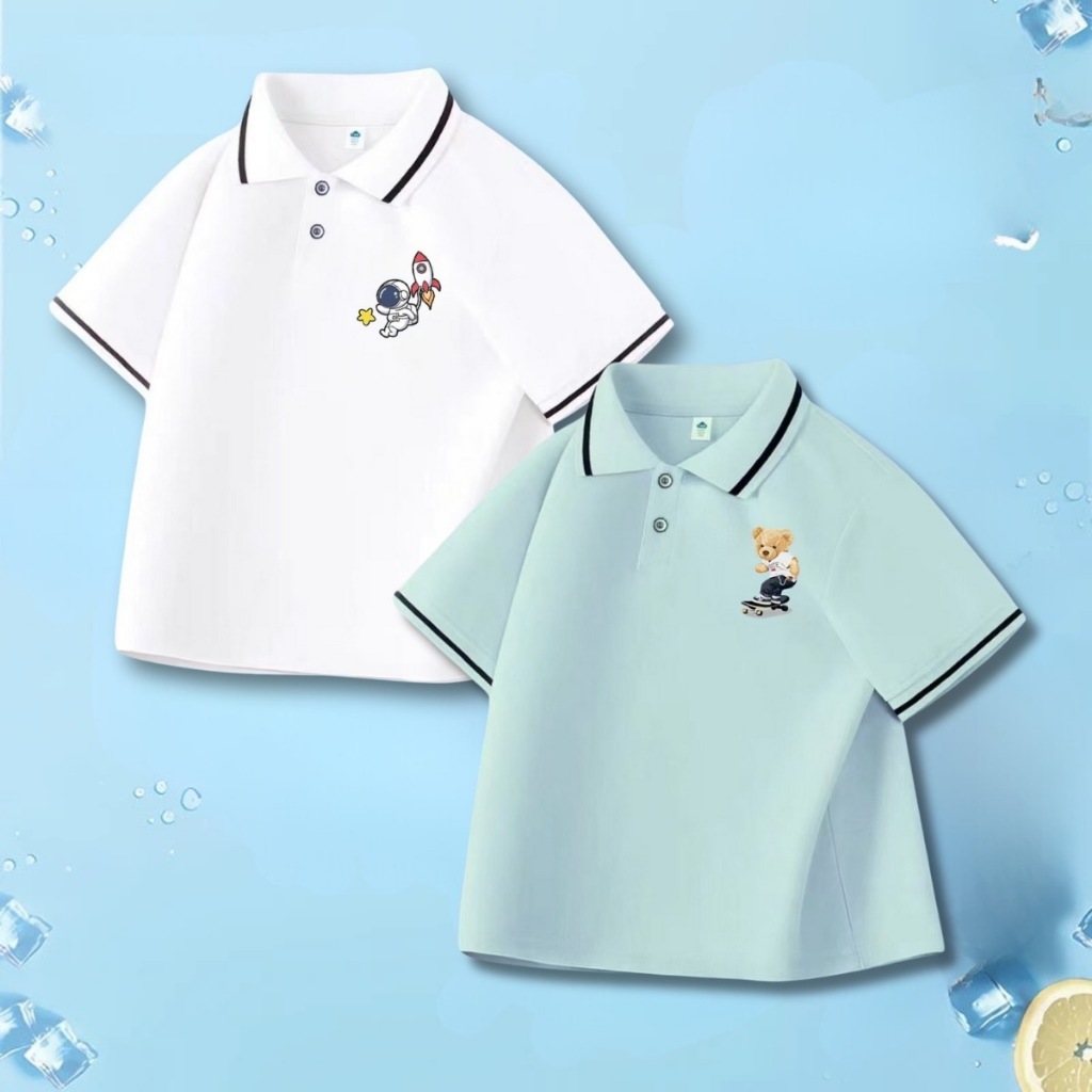 2-12 ปีโปโลสําหรับเด็กผู้ชายสไตล์เกาหลีหมีน่ารักพิมพ์ลายออกแบบเสื้อคอปกแขนสั้นสําหรับเด็ก