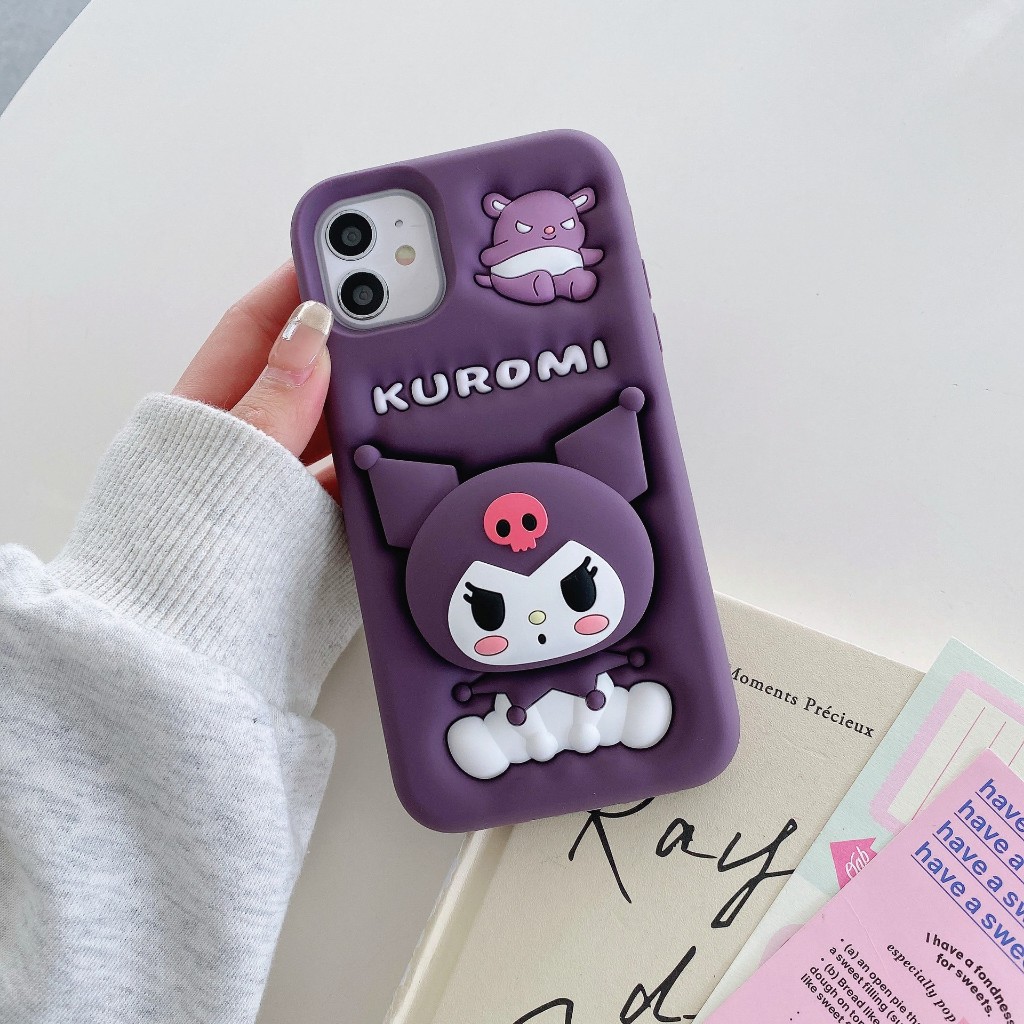 6 7plus 8 xs xr xsmax 14pro max 15 17air 13pro max 11pro 12ProMax 15 pro max 16 plus pro max น่ารัก kuromi iphone case การ์ตูนโทรศัพท์มือถือเคสซิลิโคนปกอ่อนพร้อมที่วาง