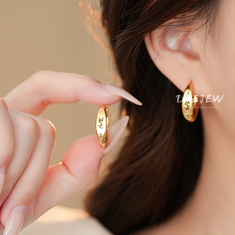 DREJEW 18K ทองแท้เคลือบด้วยไฟฟ้าองค์ประกอบตัวอักษรวงกลมต่างหูเรขาคณิต