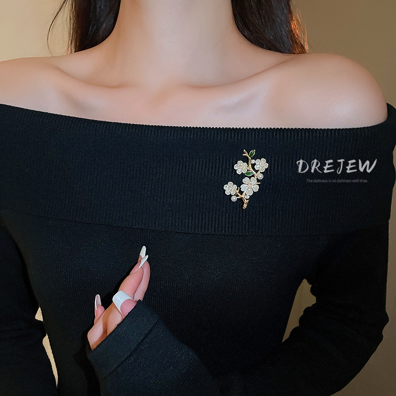 DREJEW เดรช ทองแท้ชุบด้วยไฟฟ้ามุกเทียมสไตล์เพชรดอกไม้สาขาเข็มกลัดแสงหรูหราอารมณ์เสื้อยกทรง