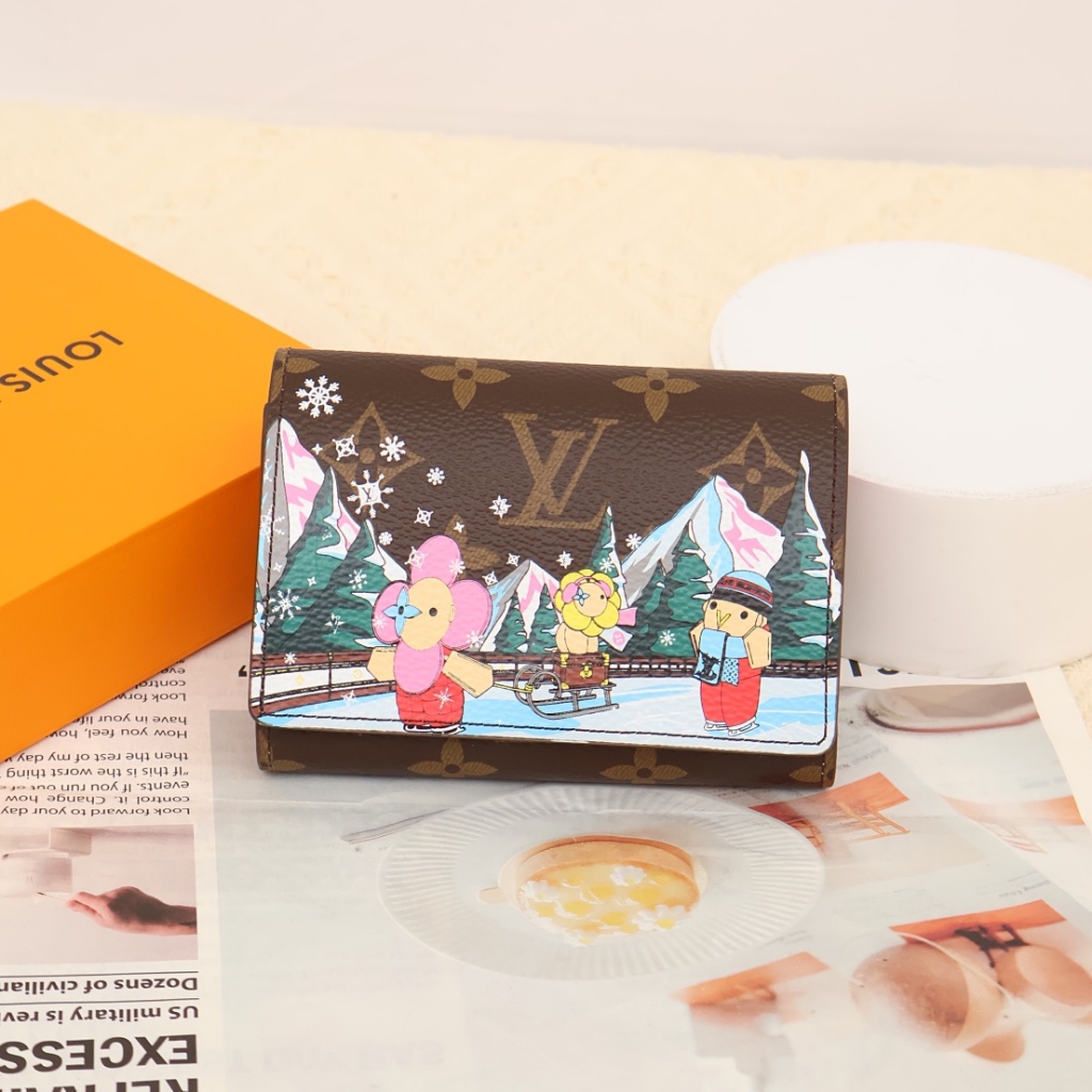 กระเป๋าสตางค์ผู้หญิงพับได้ระดับพรีเมียม 41938 Reading Flower Skating Christmas Print กระเป๋าสตางค์หนังแท้