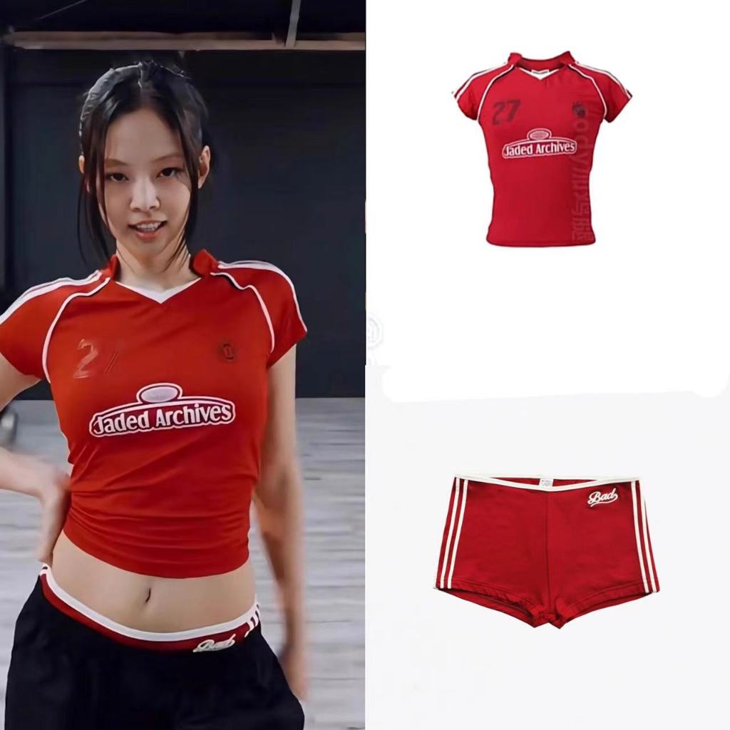 blackpink jennie jaded london เจนนี่เซ็กซี่สไตล์อเมริกันหยกลอนดอนเสื้อยืดสีแดงด้านบน + ชุดกางเกงสั้น