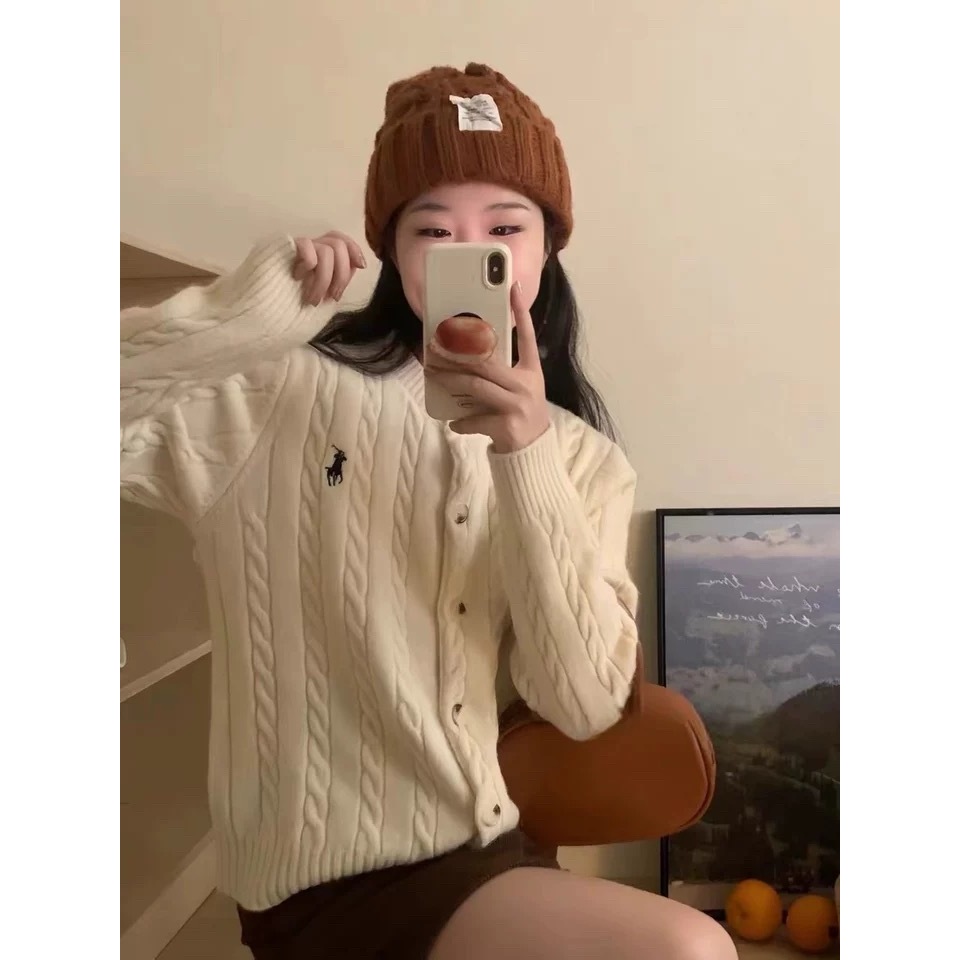 Zebina เสื้อกันหนาวถักผู้หญิง Vintage Old Money สไตล์ Pony ปัก Twist เสื้อคาร์ดิแกนถัก