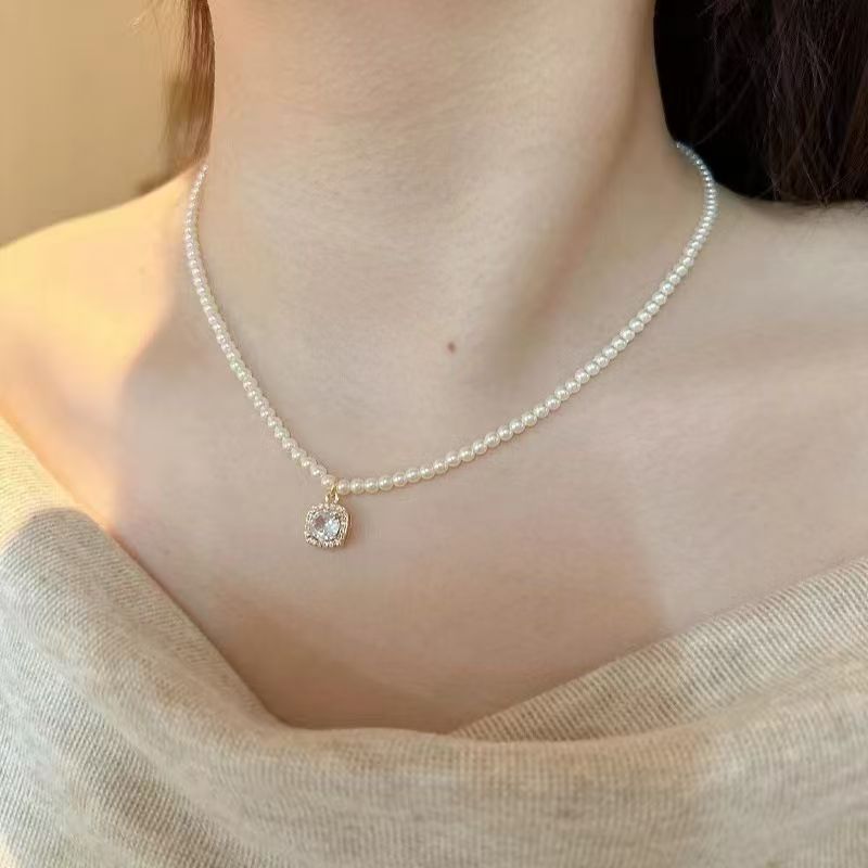 Xiaomi Pearl Diamond Cube Sugar Pendant Clavicle Chain สุภาพสตรีพรีเมี่ยมหรูหรา