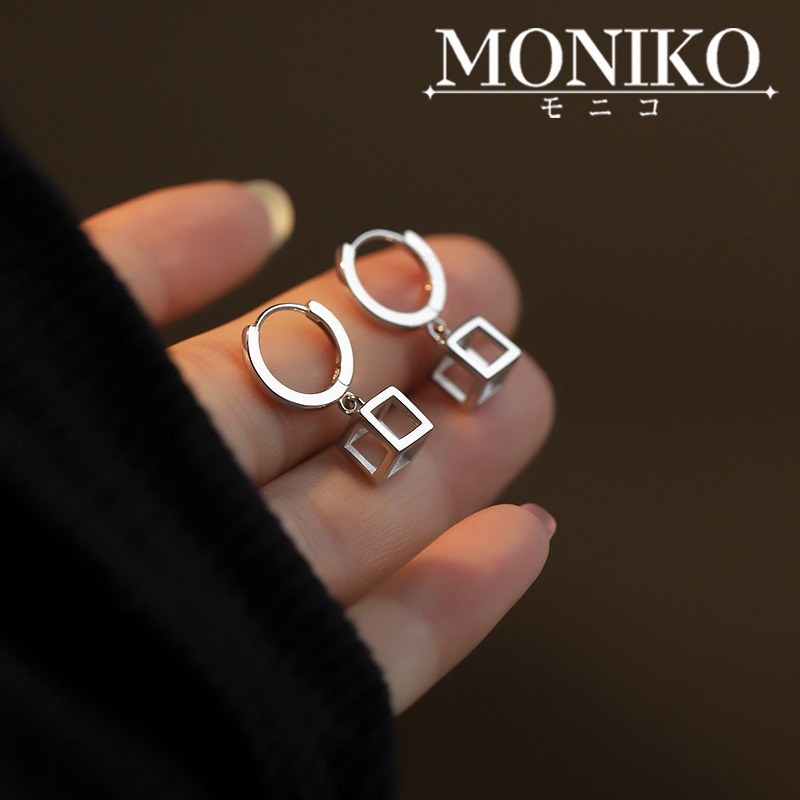 MONIKO ต่างหูเงิน 925 หลากหลายสไตล์ ต่างหูดีไซน์หรูหราแบบ Niche ต่างหูแบบหล่น