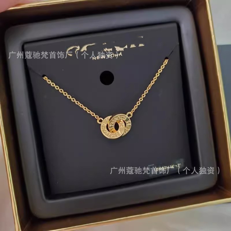 C-shaped แหวนคู่สร้อยคอหญิงยุโรปอเมริกัน Gold-Plated จี้หรูหราเครื่องประดับ Clavicle Chain ของขวัญสําหรับวาเลนไทน์
