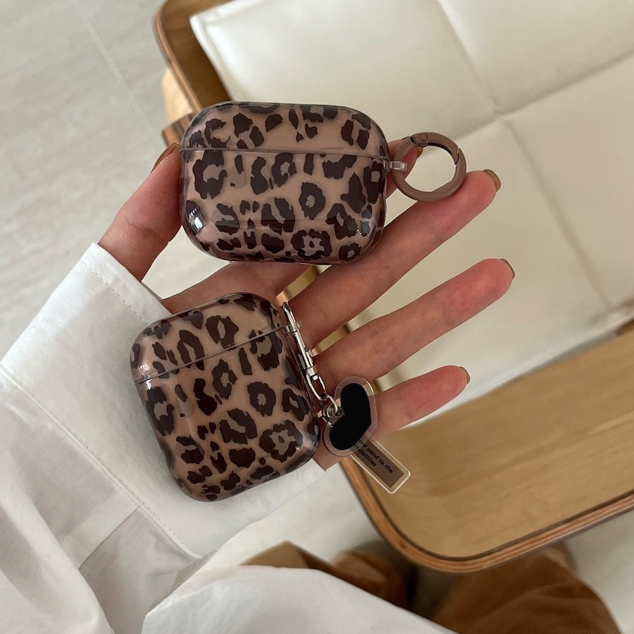 หูฟังเคสบลูทูธเข้ากันได้สําหรับ AirPods 4(2024) 1/2 Pro(2019) 3 Pro2(2022) เคส IMD พิมพ์ลายเสือดาวสีน้ําตาลพร้อมสายรัด “Brown leopard print”