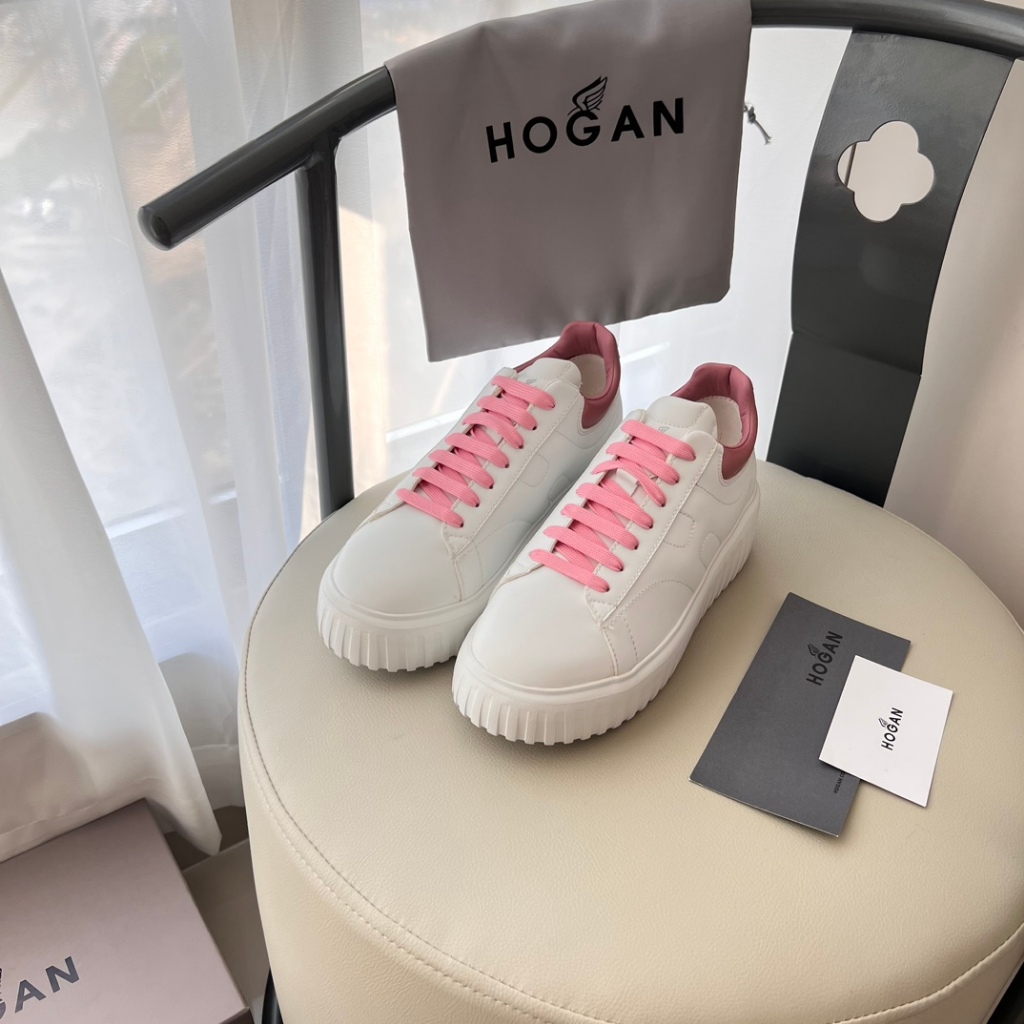 Hogan 2024 สไตล์ใหม่แฟชั่นสบาย Color-Blocking รองเท้าผ้าใบ Panda รองเท้ารองเท้าลําลอง