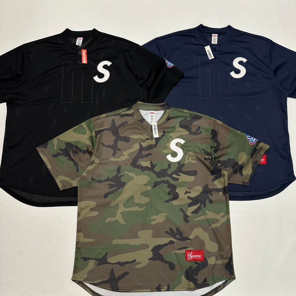 เสื้อยืดตาข่ายปักตัวอักษรใหม่ aseball henley Tee ท็อปส์ซูผู้ชายลายพราง