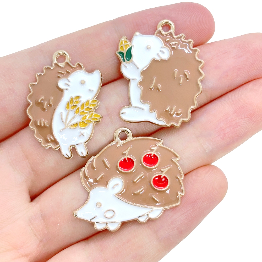 4ชิ้นแฟชั่นใหม่ที่มีสีสันการ์ตูนเม่นสัตว์จี้เคลือบเสน่ห์เด็กนักเรียนของขวัญเครื่องประดับทําอุปกรณ์