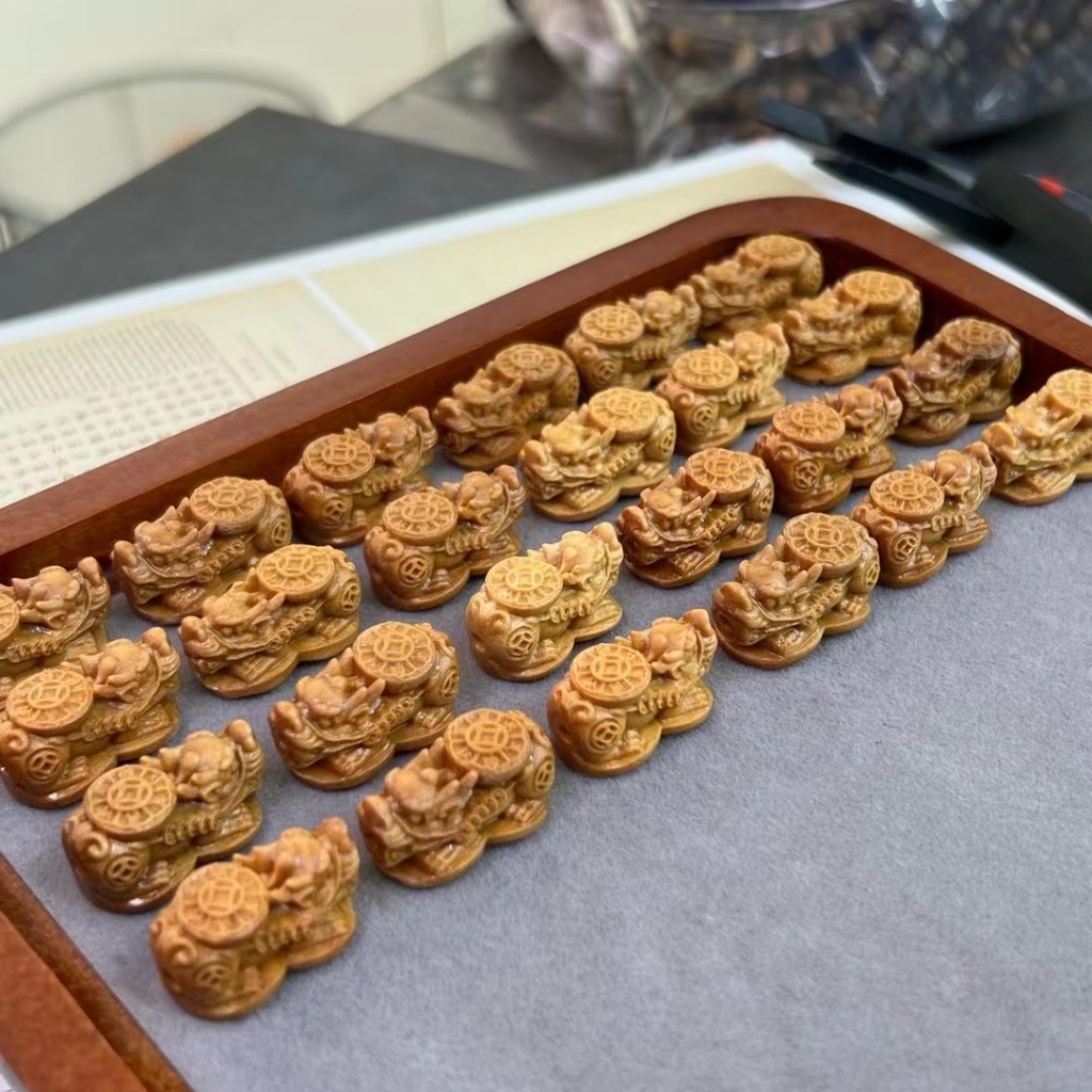 ไม้จันทน์ลาวซานธรรมชาติ Pixiu ประมาณ 22 มม.แกะสลักชิ้นเครื่องประดับน่ารัก diy อุปกรณ์เสริม Simple All-Match ของขวัญ