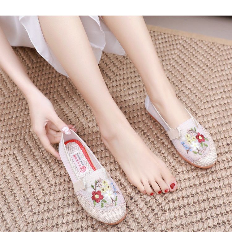 รองเท้าปักดอกไม้ รองเท้าส้นแบนวินเทจ ปักดอกไม้รอบรองเท้า นิ้วเท้า รองเท้าไม่มีส้น รองเท้า นักบัลเล่ต์ น่ารักมาก สวยสบาย - รูปที่ 6