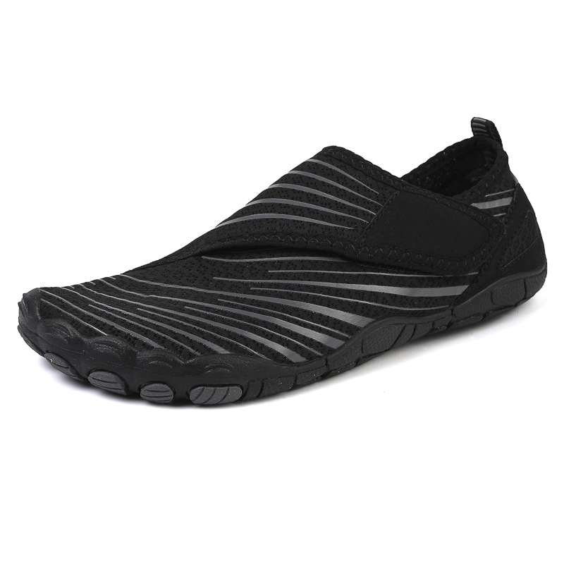 รองเท้ายาง shoes-black สบาย เบา กันลื่น สำหรับชายหญิง ใช้ได้ทั้งชายหาด กีฬา และปีนเขา