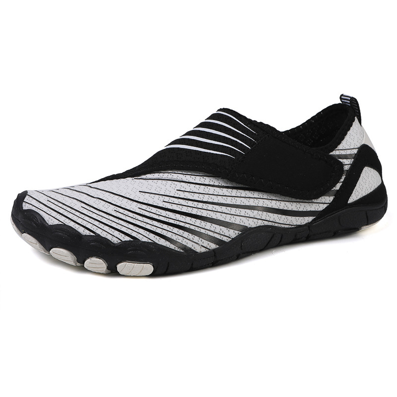 รองเท้ายาง shoes-black สบาย เบา กันลื่น สำหรับชายหญิง ใช้ได้ทั้งชายหาด กีฬา และปีนเขา