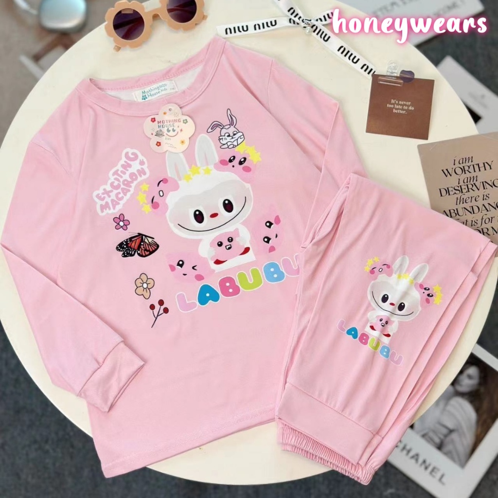 honeywears⚡️พร้อมส่ง⚡️ชุดเซ็ตเด็กผู้หญิงแฟชั่น เสื้อแขนยาวกางเกงขายาว สองชิ้น ลายลาบูบู้น่ารัก ใส่สบาย ไซส์ 110-150