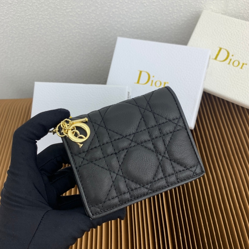 พร้อมส่ง กระเป๋าสตางค์ใบสั้นผู้หญิง Dior คุณภาพสูงของแท้ 100%